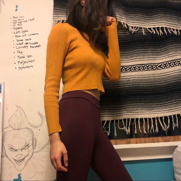 Mustard sweater - Picture 3 of 3